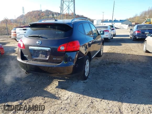 ✅ 2011 Nissan Rogue S • VIN: JN8AS5MV7BW295510 • Lot: 43690147. Listed on IAAI with 61,586 mi. Free auction sales archive from the USA and detailed vehicle history report at DreamBid. Image 4.