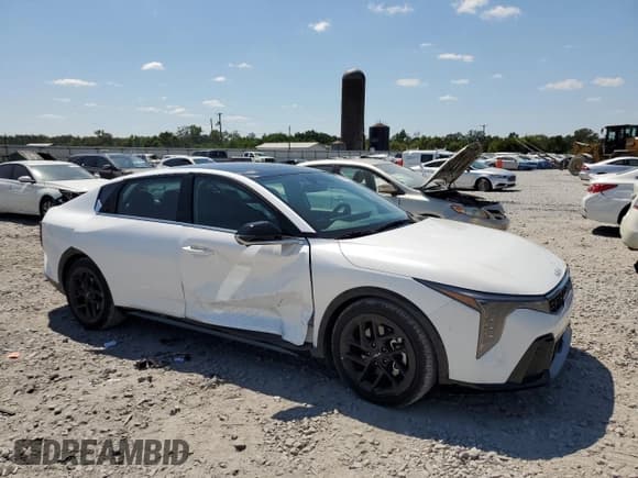 ✅ 2025 Kia K4 GT-Line Turbo • VIN: 3KPFW4DC3SE108613 • Lot: 80365925. Listed on Copart with 2,364 mi. Free auction sales archive from the USA and detailed vehicle history report at DreamBid. Image 4.