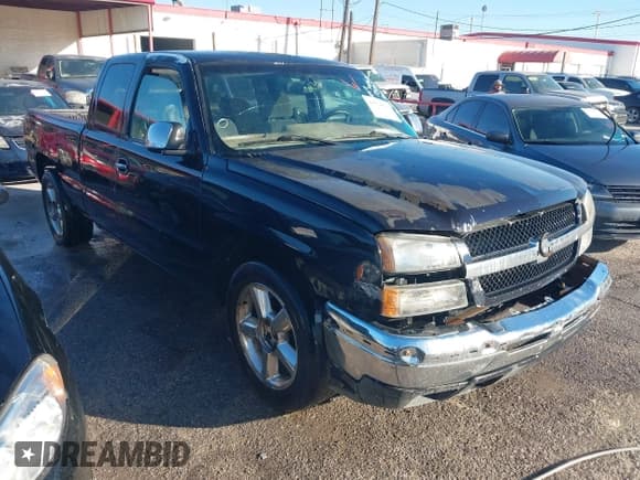 ✅ 2002 Chevrolet Silverado 1500 LS • VIN: 2GCEC19V421175103 • Lot: 43578630. Wystawiony na IAAI z przebiegiem 329 179 mil. Bezpłatny archiwum sprzedaży aukcyjnych z USA i szczegółowy raport historii pojazdu na DreamBid. Zdjęcie 1.