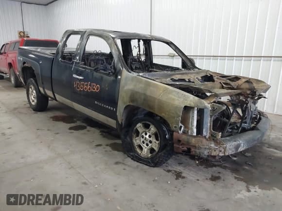 ✅ 2007 Chevrolet Silverado 1500 1LT • VIN: 1GCEK19J37Z616136 • Lot: 43556130. Wystawiony na IAAI z przebiegiem Nie podano. Bezpłatny archiwum sprzedaży aukcyjnych z USA i szczegółowy raport historii pojazdu na DreamBid. Zdjęcie 1.