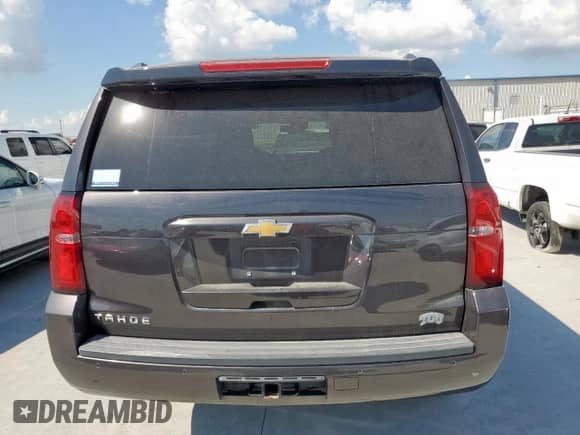 2017 Chevrolet Tahoe LT z VIN 1GNSCBKC7HR258470, wystawiony jako Copart lot #83969715 z przebiegiem 135 084 mil mil oraz Czysty tytuł • Clean title. Historia ofert i sprzedaży dostępna na DreamBid. Obrazek 6.