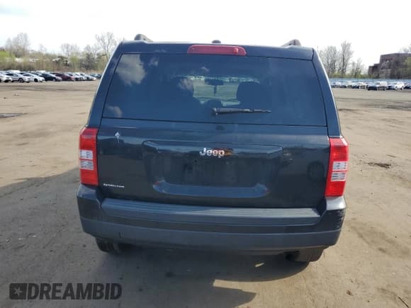 ✅ 2017 Jeep Patriot Sport SE • VIN: 1C4NJPBA0HD141091 • Lot: 53377355. Listed on Copart with 174,954 mi. Free auction sales archive from the USA and detailed vehicle history report at DreamBid. Image 6.