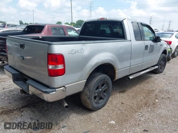 ✅ 2004 Ford F-150 STX • VIN: 1FTRX14W34NA93435 • Lot: 42736112. Wystawiony na IAAI z przebiegiem Nie podano. Bezpłatny archiwum sprzedaży aukcyjnych z USA i szczegółowy raport historii pojazdu na DreamBid. Zdjęcie 4.
