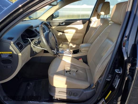 2010 Hyundai Genesis z VIN KMHGC4DE4AU074482, wystawiony jako Copart lot #77200094 z przebiegiem 156 278 mil mil oraz Nie do naprawy • Non repairable. Historia ofert i sprzedaży dostępna na DreamBid. Obrazek 7.