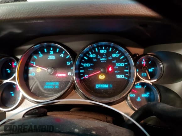 ✅ 2009 GMC Sierra 1500 • VIN: 1GTHC49K59E140731 • Лот: 85445764. Опубликован ранее на Copart с пробегом 245 081 миль. Бесплатный доступ к архиву аукционных продаж из США и подробный отчёт об истории автомобиля на DreamBid. Изображение 9.