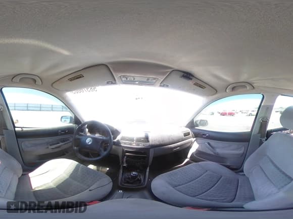 ✅ 2001 Volkswagen Golf GLS • VIN: 9BWGT61J914057698 • Лот: 58576605. Опубликован ранее на Copart с пробегом 270 209 миль. Бесплатный доступ к архиву аукционных продаж из США и подробный отчёт об истории автомобиля на DreamBid. Изображение 14.