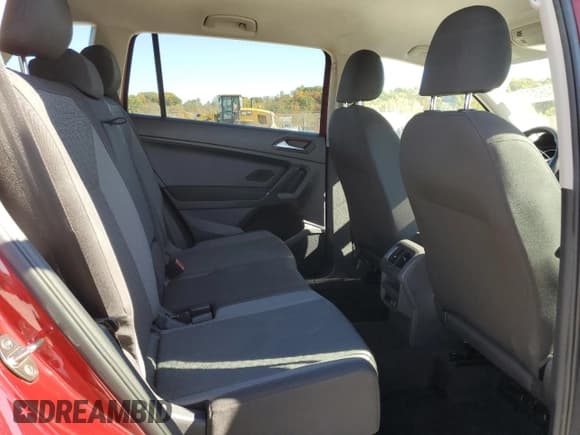 ✅ 2018 Volkswagen Tiguan S • VIN: 3VV0B7AX9JM078596 • Lot: 82460305. Listed on Copart with 127,154 mi. Free auction sales archive from the USA and detailed vehicle history report at DreamBid. Image 11.