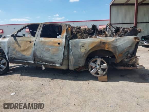 2017 Ram 1500 Big Horn z VIN 1C6RR7TT6HS685303, wystawiony jako IAAI lot #43296319 z przebiegiem Nie podano mil oraz . Historia ofert i sprzedaży dostępna na DreamBid. Obrazek 12.