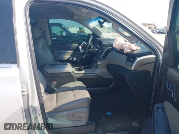 ✅ 2015 Chevrolet Suburban LT • VIN: 1GNSCJKC9FR271308 • Lot: 42896617. Wystawiony na IAAI z przebiegiem 202 547 mil. Bezpłatny archiwum sprzedaży aukcyjnych z USA i szczegółowy raport historii pojazdu na DreamBid. Zdjęcie 5.