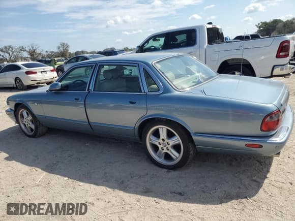 ✅ 2002 Jaguar XJ Sport • VIN: SAJDA12C72LF42584 • Lot: 72030274. Wystawiony na Copart z przebiegiem 241 554 mil. Bezpłatny archiwum sprzedaży aukcyjnych z USA i szczegółowy raport historii pojazdu na DreamBid. Zdjęcie 2.