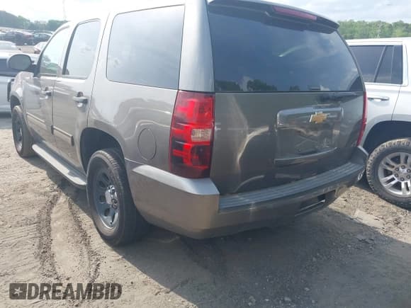 ✅ 2012 Chevrolet Tahoe Commercial • VIN: 1GNLC2E07CR187432 • Lot: 42126539. Wystawiony na IAAI z przebiegiem 169 607 mil. Bezpłatny archiwum sprzedaży aukcyjnych z USA i szczegółowy raport historii pojazdu na DreamBid. Zdjęcie 3.