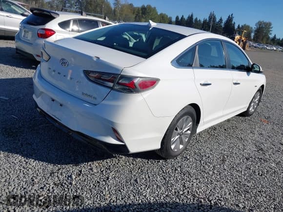 ✅ 2019 Hyundai Sonata SE • VIN: KMHE24L30KA091826 • Lot: 43276520. Wystawiony na IAAI z przebiegiem 72 854 mil. Bezpłatny archiwum sprzedaży aukcyjnych z USA i szczegółowy raport historii pojazdu na DreamBid. Zdjęcie 4.