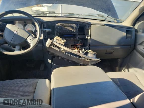 ✅ 2008 Dodge RAM • VIN: 3D3MX48A48G181152 • Lot: 86871175. Wystawiony na Copart z przebiegiem Nie podano. Bezpłatny archiwum sprzedaży aukcyjnych z USA i szczegółowy raport historii pojazdu na DreamBid. Zdjęcie 8.