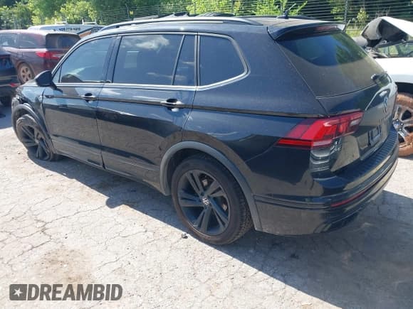 ✅ 2023 Volkswagen Tiguan SE R-Line Black • VIN: 3VVCB7AX3PM116622 • Лот: 42564070. Опубликован ранее на IAAI с пробегом 60 539 миль. Бесплатный доступ к архиву аукционных продаж из США и подробный отчёт об истории автомобиля на DreamBid. Изображение 3.