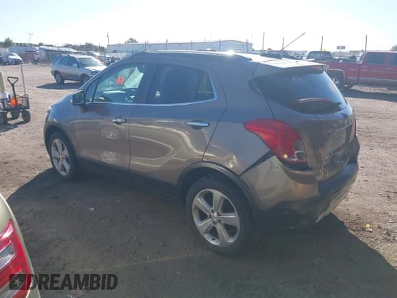 ✅ 2015 Buick Encore Convenience • VIN: KL4CJFSB5FB137387 • Lot: 43492104. Wystawiony na IAAI z przebiegiem 103 976 mil. Bezpłatny archiwum sprzedaży aukcyjnych z USA i szczegółowy raport historii pojazdu na DreamBid. Zdjęcie 3.