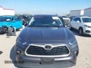 ✅ 2022 Toyota Highlander XLE • VIN: 5TDGZRAH3NS550567 • Lot: 43547231. Listed on IAAI with 84,319 mi. Free auction sales archive from the USA and detailed vehicle history report at DreamBid. Image 12.