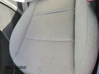 2018 Hyundai Santa Fe 2.4L z VIN 5XYZTDLB7JG569524, wystawiony jako IAAI lot #42570917 z przebiegiem 104 105 mil mil oraz . Historia ofert i sprzedaży dostępna na DreamBid. Obrazek 1.