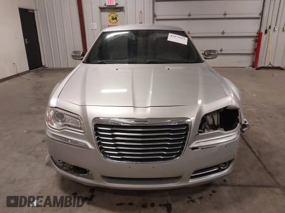 ✅ 2012 Chrysler 300 C • VIN: 2C3CCAET1CH308683 • Lot: 43479922. Listed on IAAI with 133,692 mi. Free auction sales archive from the USA and detailed vehicle history report at DreamBid. Image 12.