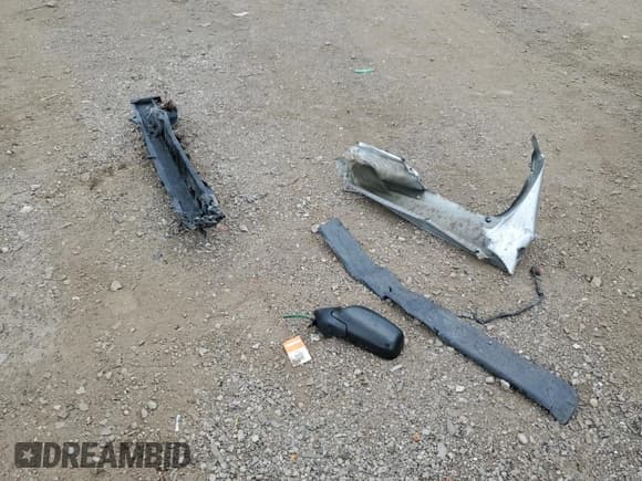 ✅ 2000 Subaru Forester L • VIN: JF1SF6351YH724848 • Lot: 82356945. Wystawiony na Copart z przebiegiem 130 868 mil. Bezpłatny archiwum sprzedaży aukcyjnych z USA i szczegółowy raport historii pojazdu na DreamBid. Zdjęcie 13.