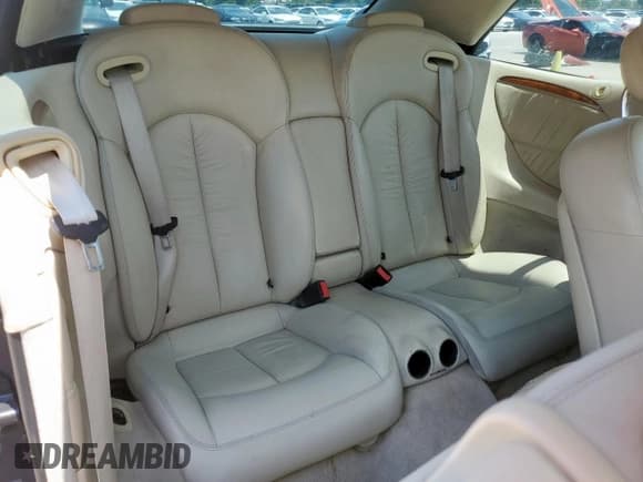 ✅ 2009 Mercedes-Benz CLK 350 • VIN: WDBTK56FX9T109978 • Lot: 67687175. Wystawiony na Copart z przebiegiem 59 075 mil. Bezpłatny archiwum sprzedaży aukcyjnych z USA i szczegółowy raport historii pojazdu na DreamBid. Zdjęcie 10.