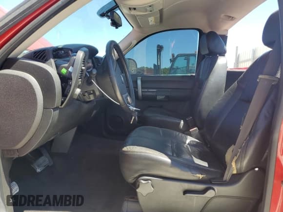 ✅ 2009 Chevrolet Silverado 1500 • VIN: 1GCEC24J19Z192940 • Lot: 49600375. Wystawiony na Copart z przebiegiem 145 002 mil. Bezpłatny archiwum sprzedaży aukcyjnych z USA i szczegółowy raport historii pojazdu na DreamBid. Zdjęcie 7.