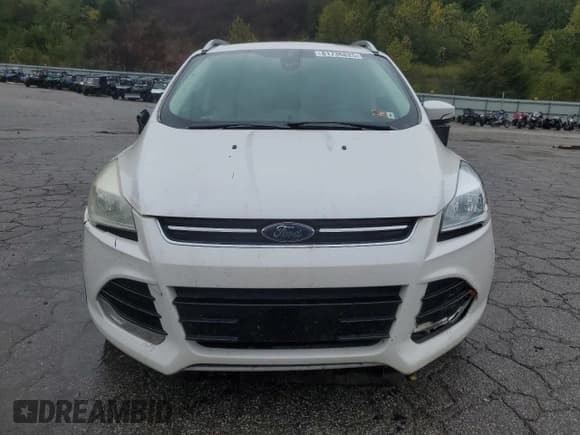 ✅ 2015 Ford Escape Titanium • VIN: 1FMCU9JXXFUB59350 • Lot: 81736825. Wystawiony na Copart z przebiegiem 39 482 mil. Bezpłatny archiwum sprzedaży aukcyjnych z USA i szczegółowy raport historii pojazdu na DreamBid. Zdjęcie 5.