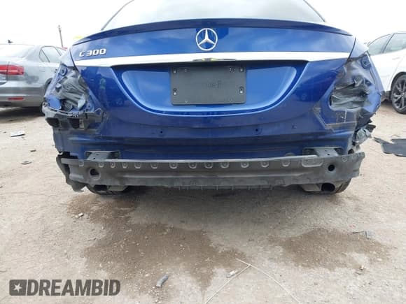 ✅ 2017 Mercedes-Benz C 300 • VIN: 55SWF4JB0HU202316 • Лот: 42139505. Опубликован ранее на IAAI с пробегом 88 514 миль. Бесплатный доступ к архиву аукционных продаж из США и подробный отчёт об истории автомобиля на DreamBid. Изображение 6.