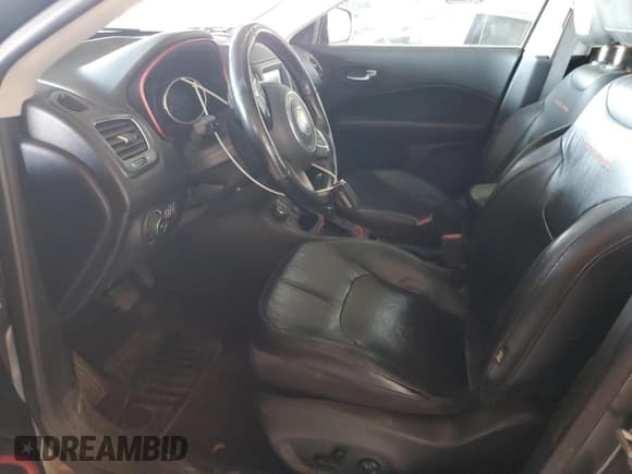 ✅ 2017 Jeep Compass Trailhawk • VIN: 3C4NJDDB4HT606972 • Lot: 85425365. Listed on Copart with 144,783 mi. Free auction sales archive from the USA and detailed vehicle history report at DreamBid. Image 7.