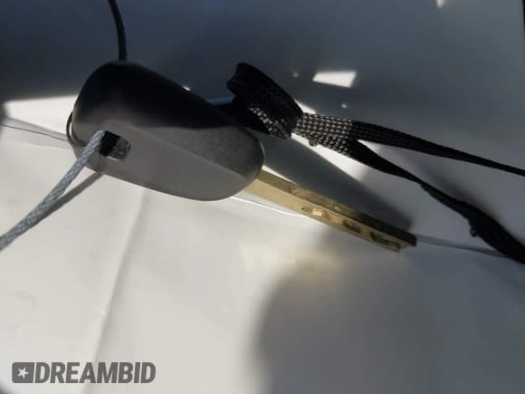 ✅ 2018 Chevrolet Silverado 1500 Custom • VIN: 1GCRCPEC4JZ110265 • Lot: 42534453. Wystawiony na IAAI z przebiegiem 210 589 mil. Bezpłatny archiwum sprzedaży aukcyjnych z USA i szczegółowy raport historii pojazdu na DreamBid. Zdjęcie 11.