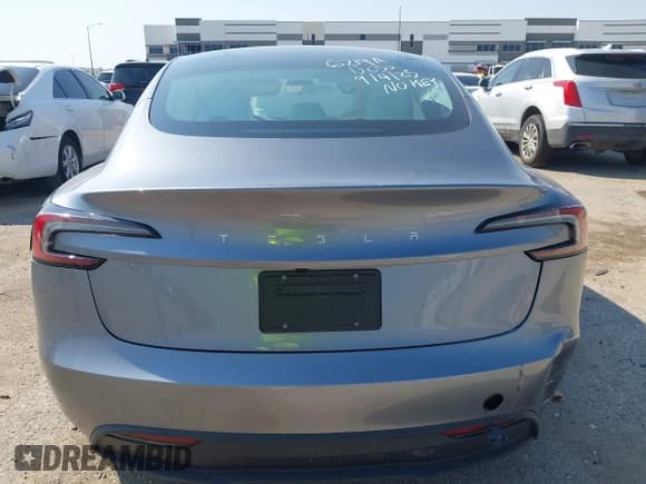 ✅ 2025 Tesla Model 3 Long Range • VIN: 5YJ3E1EA0SF041609 • Lot: 43185770. Wystawiony na IAAI z przebiegiem 1 778 mil. Bezpłatny archiwum sprzedaży aukcyjnych z USA i szczegółowy raport historii pojazdu na DreamBid. Zdjęcie 15.
