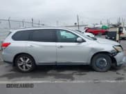 ✅ 2014 Nissan Pathfinder SL • VIN: 5N1AR2MN6EC726507 • Lot: 42444733. Listed on IAAI with 136,280 mi. Free auction sales archive from the USA and detailed vehicle history report at DreamBid. Image 13.