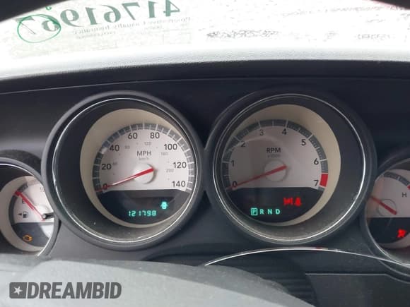 ✅ 2010 Dodge Challenger SE • VIN: 2B3CJ4DV5AH141118 • Lot: 41761967. Wystawiony na IAAI z przebiegiem 121 798 mil. Bezpłatny archiwum sprzedaży aukcyjnych z USA i szczegółowy raport historii pojazdu na DreamBid. Zdjęcie 7.