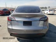 ✅ 2024 Tesla Model Y Long Range • VIN: 7SAYGAEE6RF131749 • Lot: 74548014. Wystawiony na Copart z przebiegiem 1 042 mil. Bezpłatny archiwum sprzedaży aukcyjnych z USA i szczegółowy raport historii pojazdu na DreamBid. Zdjęcie 6.