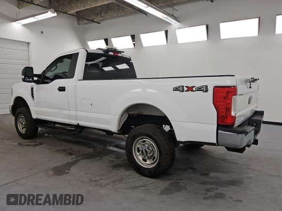 ✅ 2019 Ford F-250 XL • VIN: 1FTBF2B62KEF61553 • Lot: 65133795. Listed on Copart with 100,833 mi. Free auction sales archive from the USA and detailed vehicle history report at DreamBid. Image 2.