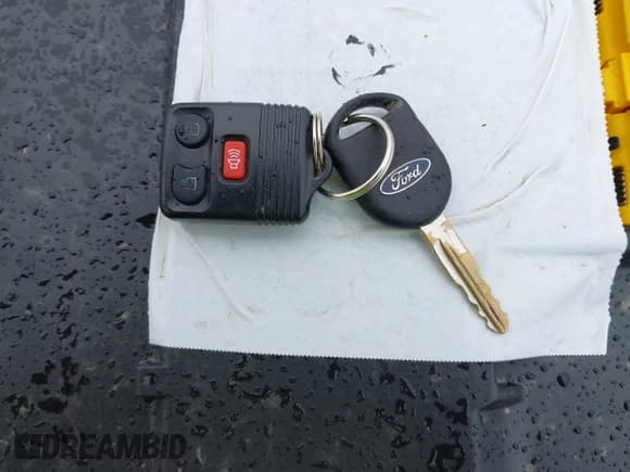 ✅ 2004 Ford Explorer Eddie Bauer • VIN: 1FMDU74W64UA78578 • Lot: 41844846. Wystawiony na IAAI z przebiegiem 245 405 mil. Bezpłatny archiwum sprzedaży aukcyjnych z USA i szczegółowy raport historii pojazdu na DreamBid. Zdjęcie 11.