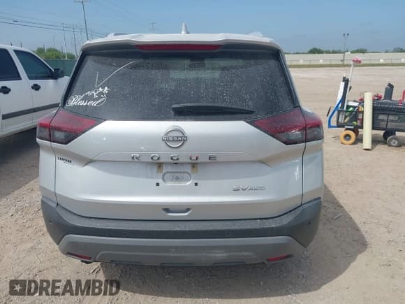 ✅ 2022 Nissan Rogue SV • VIN: 5N1BT3BB7NC709803 • Lot: 42760347. Wystawiony na IAAI z przebiegiem 48 185 mil. Bezpłatny archiwum sprzedaży aukcyjnych z USA i szczegółowy raport historii pojazdu na DreamBid. Zdjęcie 17.
