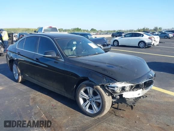 ✅ 2018 BMW 3 Series 330i xDrive • VIN: WBA8D9C53JA616383 • Лот: 42319253. Опубликован ранее на IAAI с пробегом 89 297 миль. Бесплатный доступ к архиву аукционных продаж из США и подробный отчёт об истории автомобиля на DreamBid. Изображение 1.