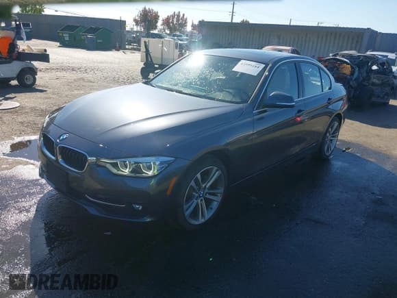 ✅ 2017 BMW 3 Series 330i xDrive • VIN: WBA8D9C31HA004272 • Лот: 43595184. Опубликован ранее на IAAI с пробегом 34 112 миль. Бесплатный доступ к архиву аукционных продаж из США и подробный отчёт об истории автомобиля на DreamBid. Изображение 2.
