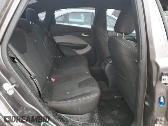 ✅ 2016 Dodge Dart SXT • VIN: 1C3CDFBB2GD516144 • Лот: 91184475. Опубликован ранее на Copart с пробегом 161 415 миль. Бесплатный доступ к архиву аукционных продаж из США и подробный отчёт об истории автомобиля на DreamBid. Изображение 10.