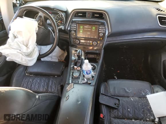 ✅ 2019 Nissan Maxima Platinum • VIN: 1N4AA6AV4KC362550 • Lot: 85938945. Wystawiony na Copart z przebiegiem 87 531 mil. Bezpłatny archiwum sprzedaży aukcyjnych z USA i szczegółowy raport historii pojazdu na DreamBid. Zdjęcie 8.