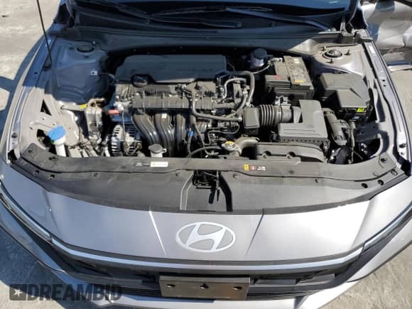 2024 Hyundai Elantra SEL z VIN KMHLM4DG4RU807901, wystawiony jako Copart lot #71158525 z przebiegiem 12 788 mil mil oraz Szkoda całkowita • Salvage title. Historia ofert i sprzedaży dostępna na DreamBid. Obrazek 11.