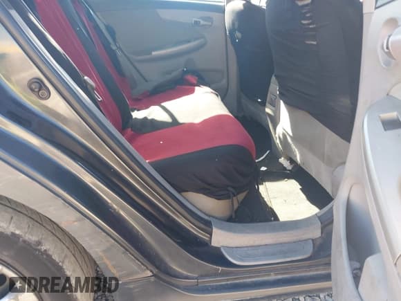 ✅ 2012 Toyota Corolla L • VIN: 2T1BU4EE7CC916211 • Lot: 43452850. Listed on IAAI with 272,127 mi. Free auction sales archive from the USA and detailed vehicle history report at DreamBid. Image 8.