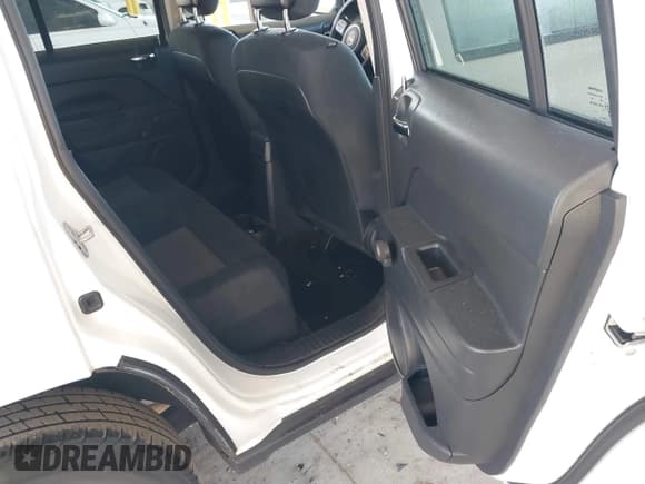 ✅ 2015 Jeep Patriot Sport • VIN: 1C4NJPBB5FD179051 • Lot: 43650712. Listed on IAAI with 114,075 mi. Free auction sales archive from the USA and detailed vehicle history report at DreamBid. Image 8.