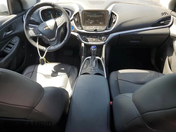 ✅ 2018 Chevrolet Volt LT • VIN: 1G1RC6S58JU147552 • Lot: 61141434. Wystawiony na Copart z przebiegiem 66 089 mil. Bezpłatny archiwum sprzedaży aukcyjnych z USA i szczegółowy raport historii pojazdu na DreamBid. Zdjęcie 8.