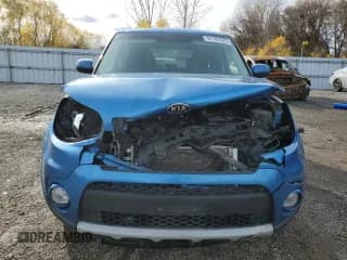 ✅ 2019 Kia Soul + • VIN: KNDJP3A54K7682497 • Лот: 91787025. Опубликован ранее на Copart с пробегом 180 289 миль. Бесплатный доступ к архиву аукционных продаж из США и подробный отчёт об истории автомобиля на DreamBid. Изображение 5.