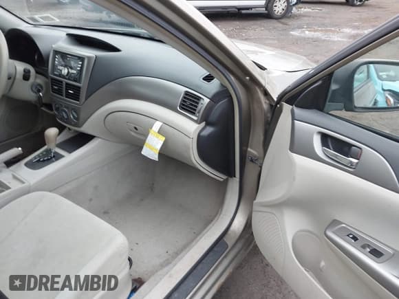 ✅ 2008 Subaru Impreza i • VIN: JF1GH61678H830720 • Lot: 43557140. Wystawiony na IAAI z przebiegiem 101 369 mil. Bezpłatny archiwum sprzedaży aukcyjnych z USA i szczegółowy raport historii pojazdu na DreamBid. Zdjęcie 5.