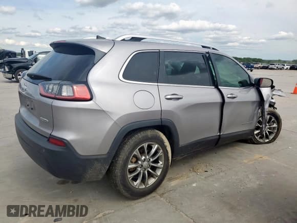 ✅ 2019 Jeep Cherokee Latitude Plus • VIN: 1C4PJLLB0KD358494 • Lot: 56356625. Wystawiony na Copart z przebiegiem 96 242 mil. Bezpłatny archiwum sprzedaży aukcyjnych z USA i szczegółowy raport historii pojazdu na DreamBid. Zdjęcie 3.