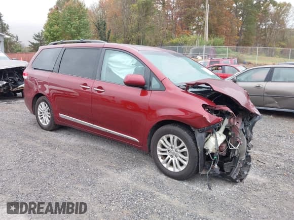 ✅ 2013 Toyota Sienna XLE • VIN: 5TDYK3DC5DS290936 • Lot: 43532494. Listed on IAAI with 174,757 mi. Free auction sales archive from the USA and detailed vehicle history report at DreamBid. Image 1.