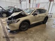 ✅ 2024 Mazda CX-5 Carbon Edition • VIN: JM3KFBAY0R0528472 • Лот: 85495555. Опубликован ранее на Copart с пробегом 19 832 миль. Бесплатный доступ к архиву аукционных продаж из США и подробный отчёт об истории автомобиля на DreamBid. Изображение 1.