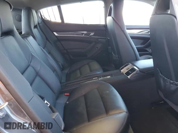 ✅ 2013 Porsche Panamera S • VIN: WP0AB2A77DL061226 • Lot: 49789555. Wystawiony na Copart z przebiegiem 48 851 mil. Bezpłatny archiwum sprzedaży aukcyjnych z USA i szczegółowy raport historii pojazdu na DreamBid. Zdjęcie 10.